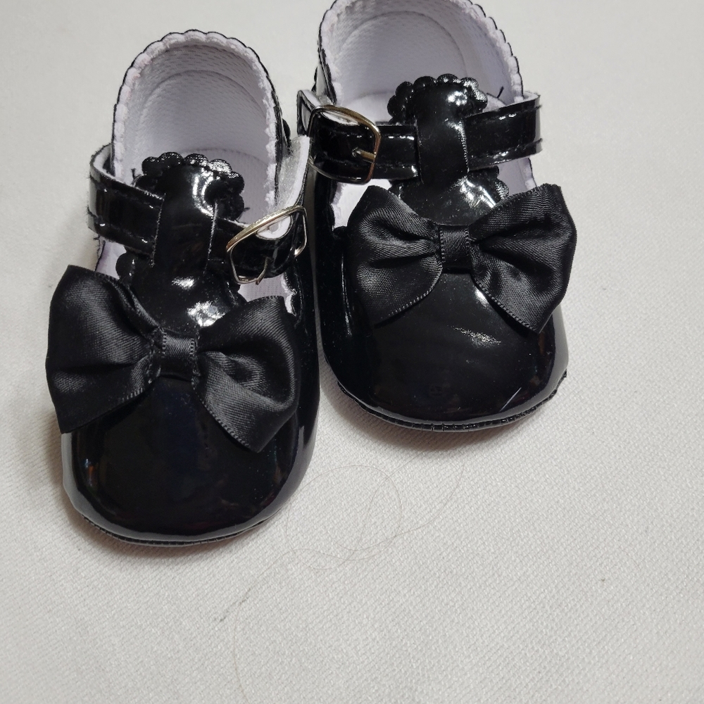 Toddler Girl patent leather like size 12-18 month dress shoe